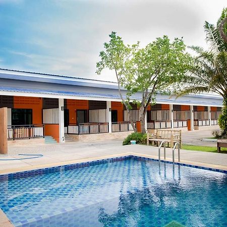 Staychill Resort Uttaradit Buitenkant foto