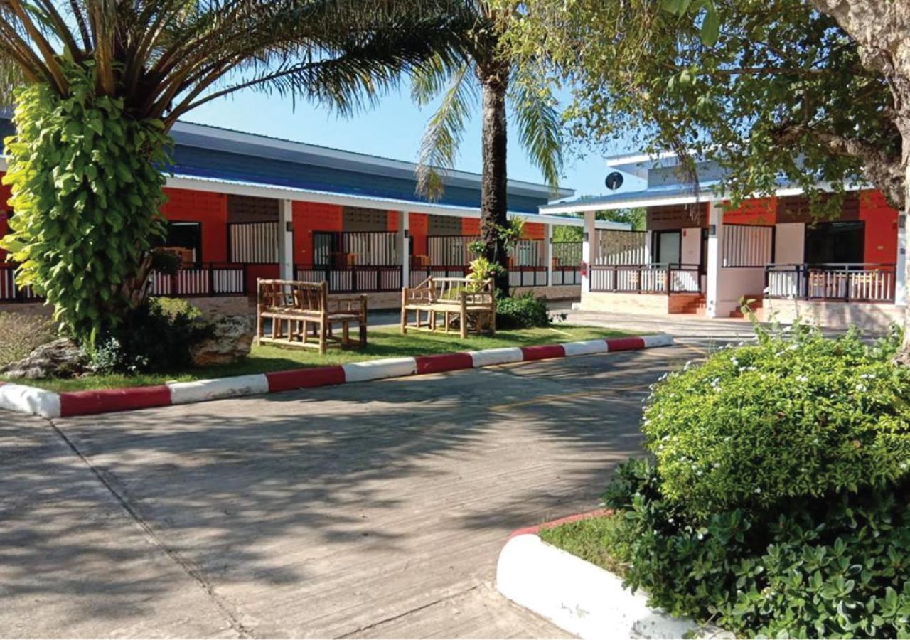 Staychill Resort Uttaradit Buitenkant foto