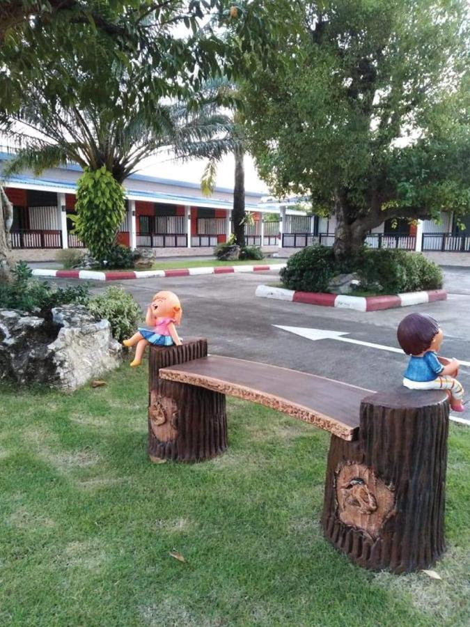 Staychill Resort Uttaradit Buitenkant foto